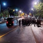 泰警凌晨紧急封路！民众聚集政府大楼抗议网赌-赌场合法化！-博彩社区-博彩论坛